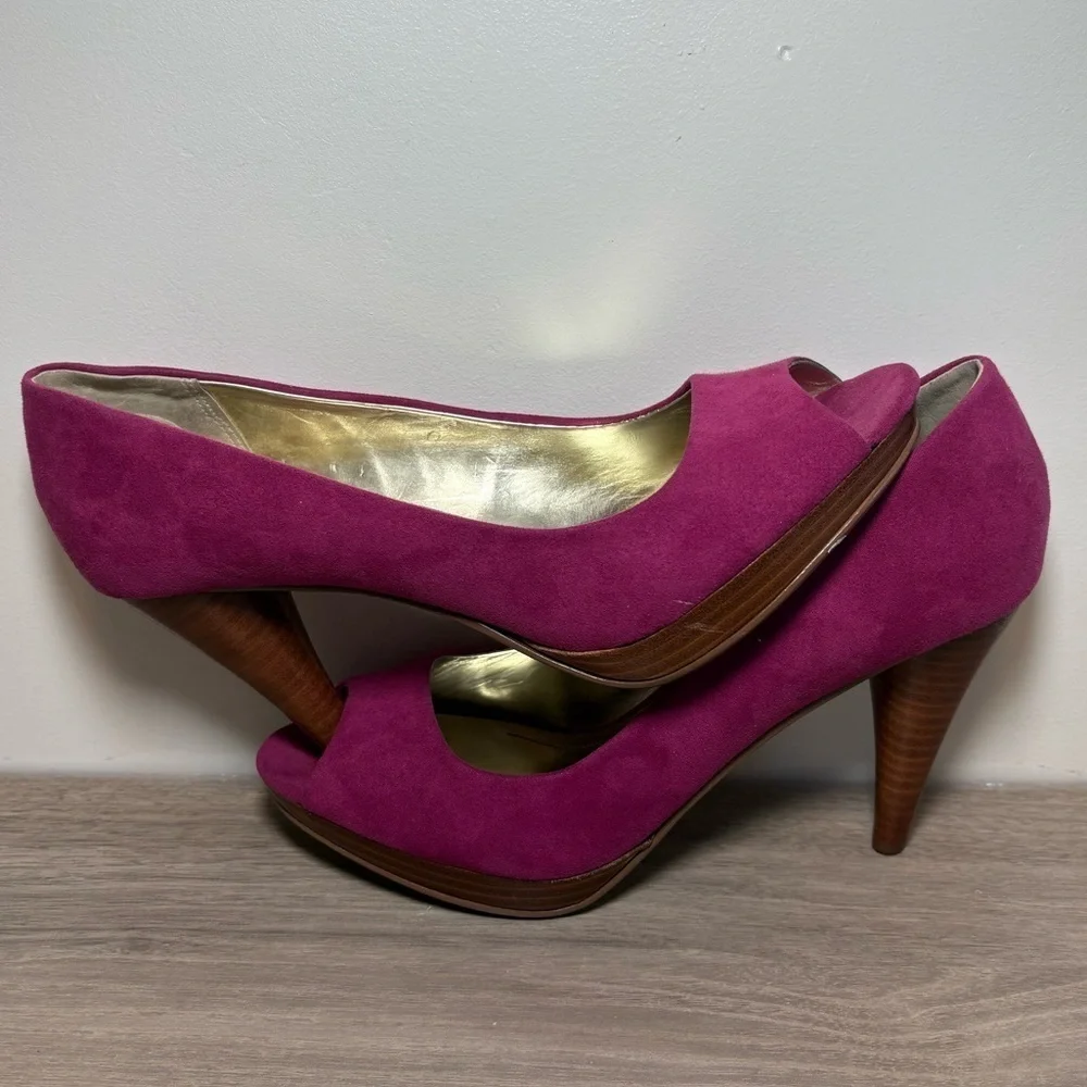 Style & Co Fuchsia Suede Peep Toe Heel/ Pumps | Size: 9.5